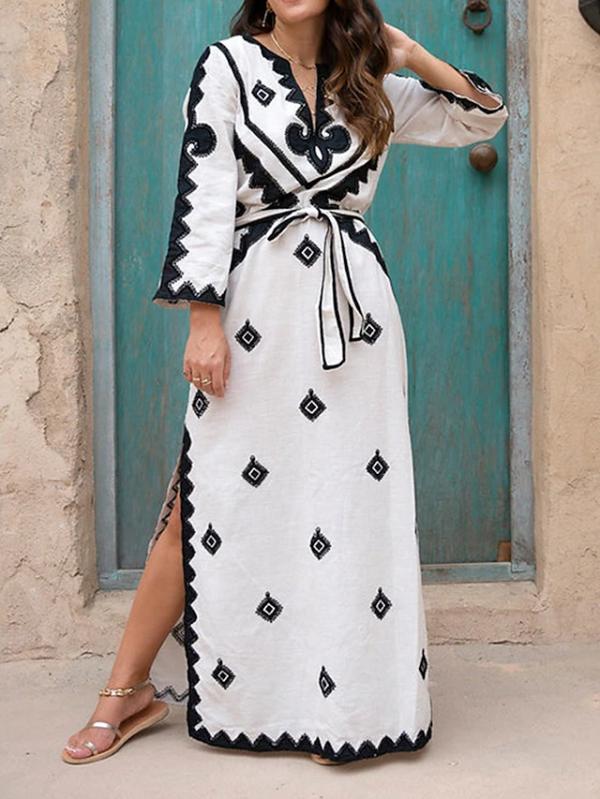 Well Tailored Dress with a Graceful Silhouette