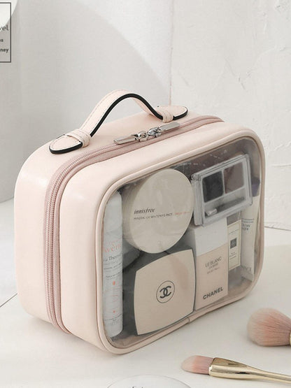 Well Tailored Bag with a Graceful Silhouette