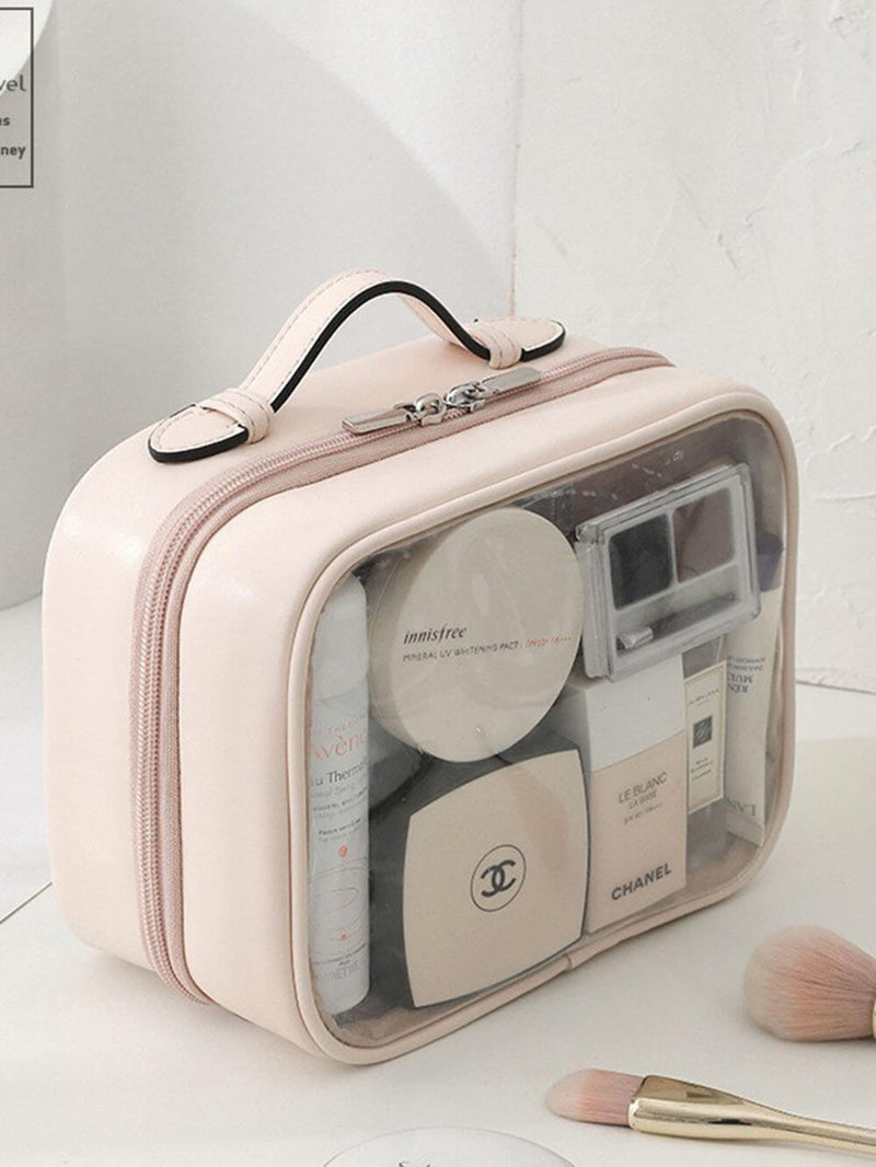 Well Tailored Bag with a Graceful Silhouette