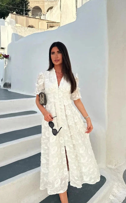 Beautifully Finished Dress in a Timeless Design