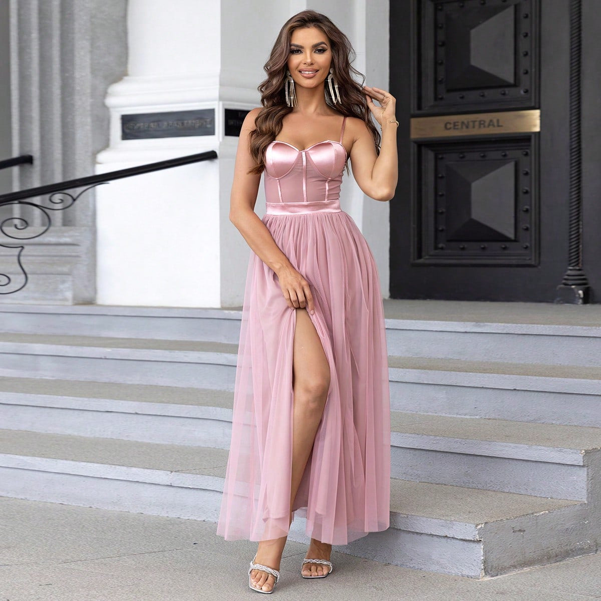 Gracefully Styled Dress for Any Occasion