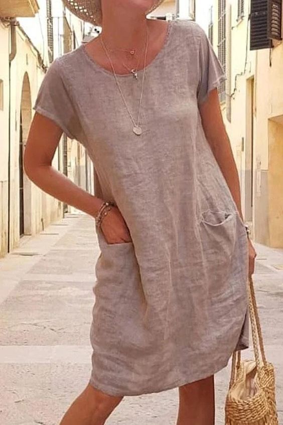 Well Tailored Dress with a Graceful Silhouette