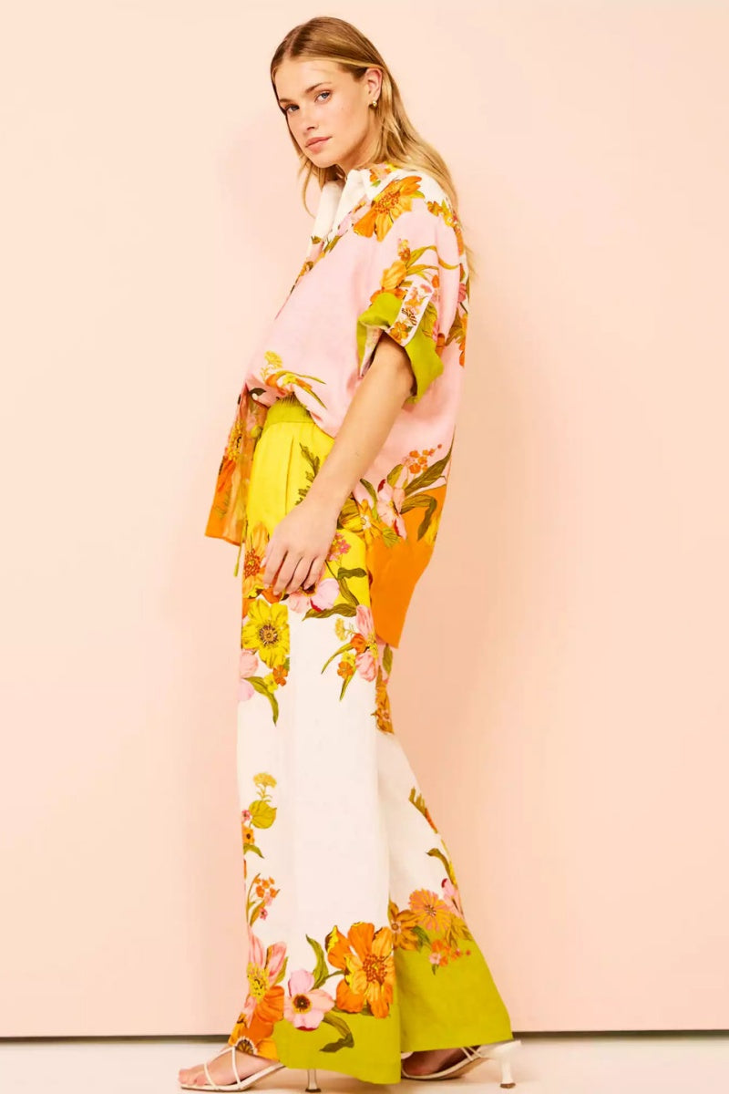 Well Tailored Pants with a Graceful Silhouette