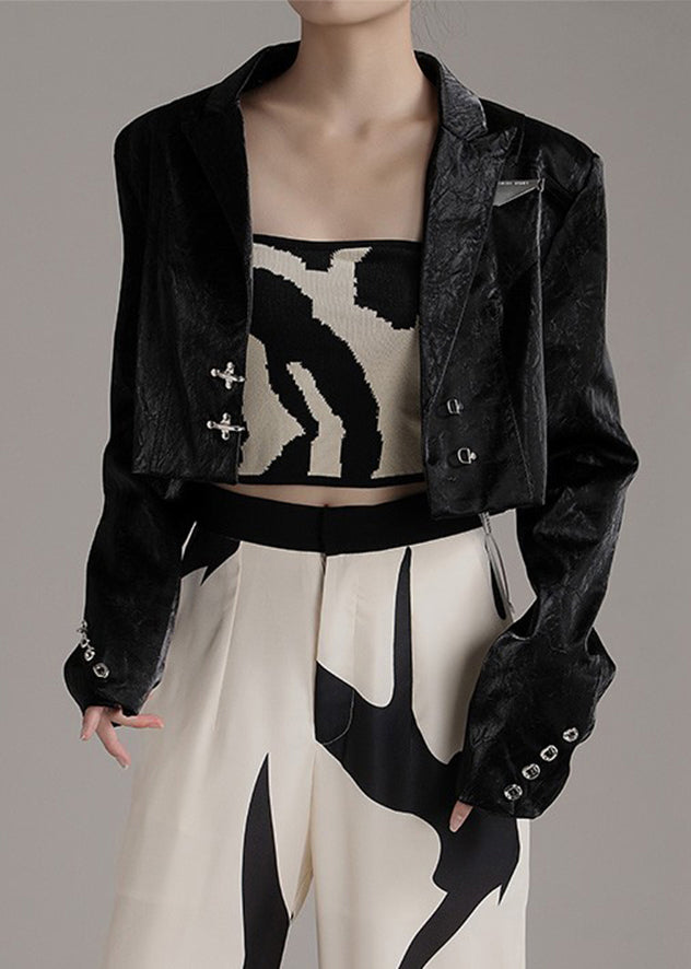 Well Tailored Coat with a Graceful Silhouette