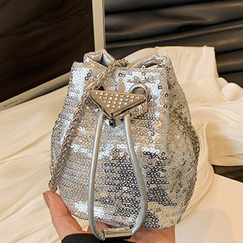 Well Tailored Bag with a Graceful Silhouette