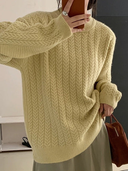 Effortlessly Elegant Sweater with a Timeless Design
