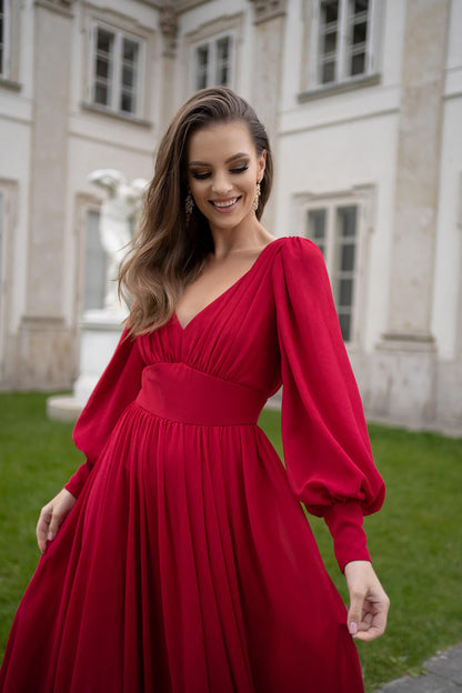 Classic Vintage Dress with a Flattering Fit