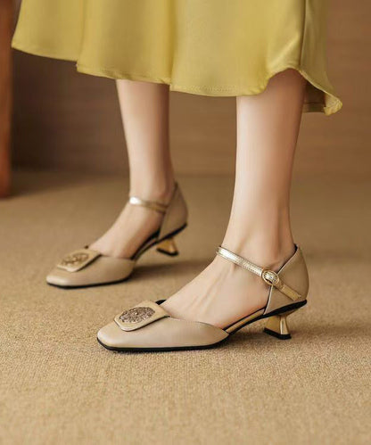 Well Tailored Sandals with a Graceful Silhouette