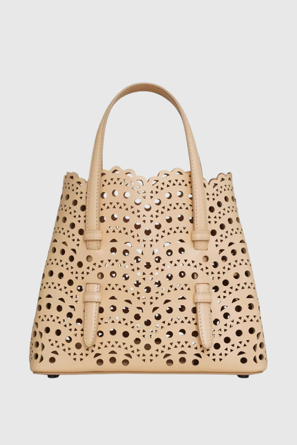 Well Tailored Bag with a Graceful Silhouette
