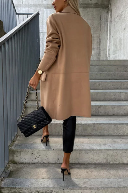 Effortlessly Elegant Coat with a Timeless Design