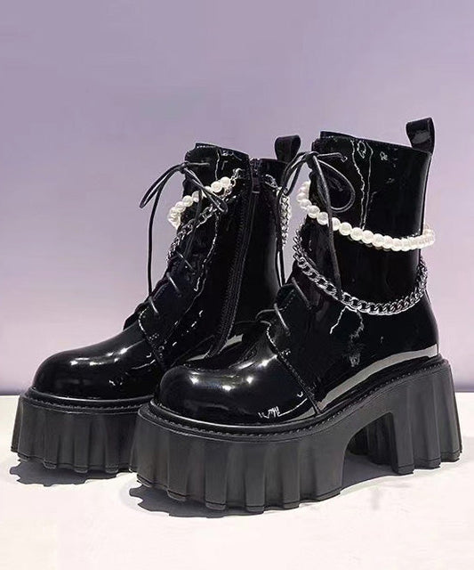 Effortlessly Elegant Boots with a Timeless Design