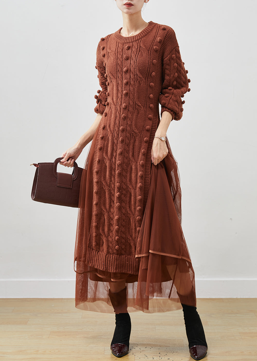 Well Tailored Sweater with a Graceful Silhouette
