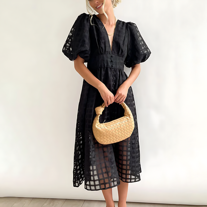 Classic Vintage Dress with a Flattering Fit