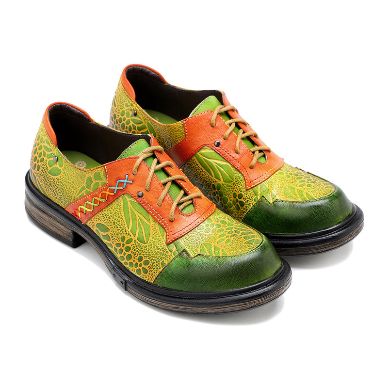 Classic Vintage Sneakers with a Flattering Fit