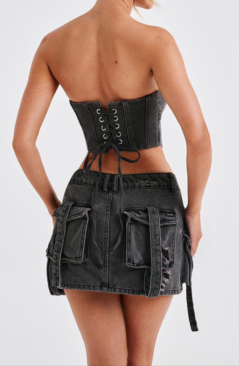 Effortlessly Elegant Garment with a Timeless Design