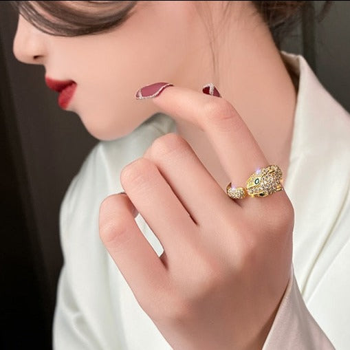 Beautifully Finished Garment in a Timeless Design