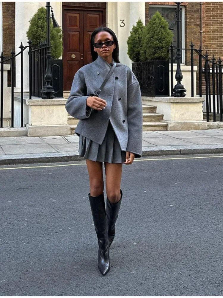 Elegantly Styled Coat for Everyday Wear