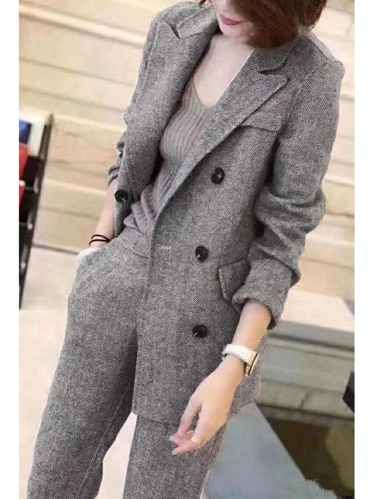Effortlessly Elegant Garment with a Timeless Design