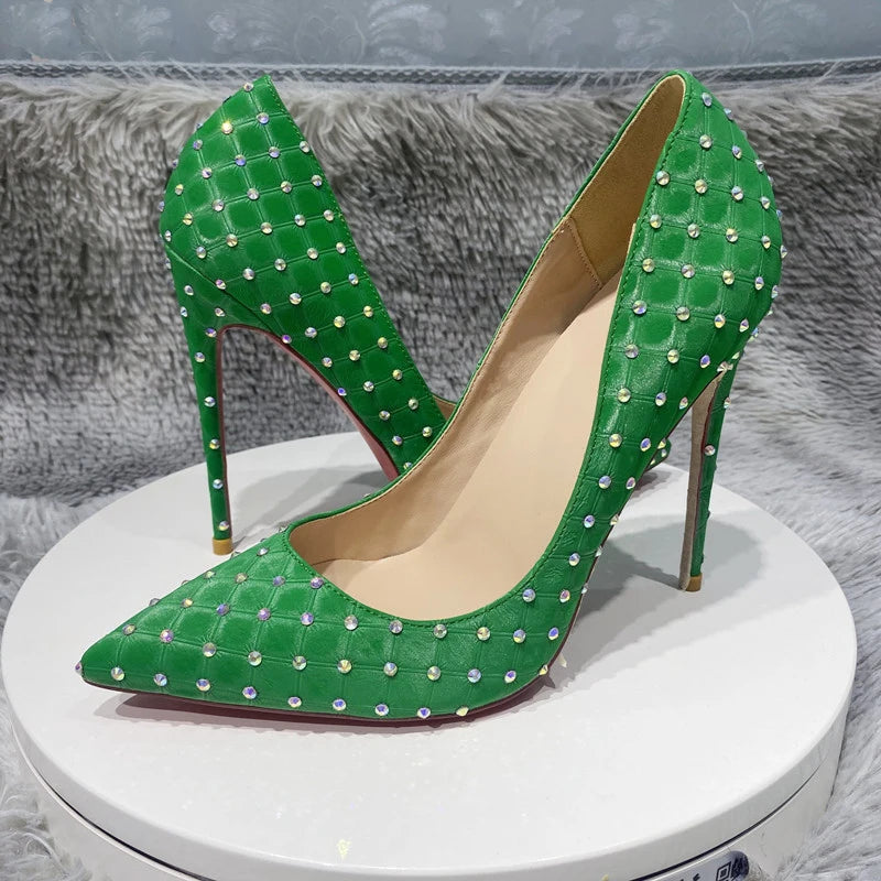 Well Tailored Shoes with a Graceful Silhouette
