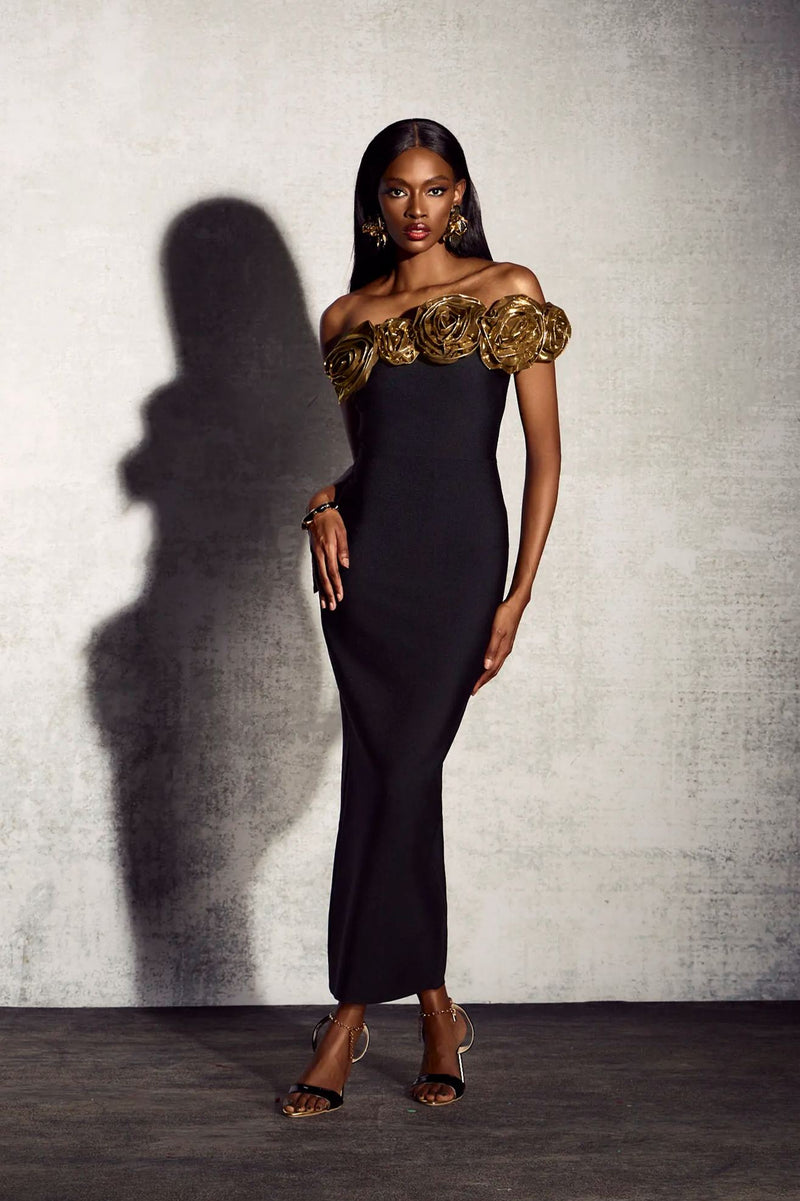 Beautifully Finished Dress in a Timeless Design