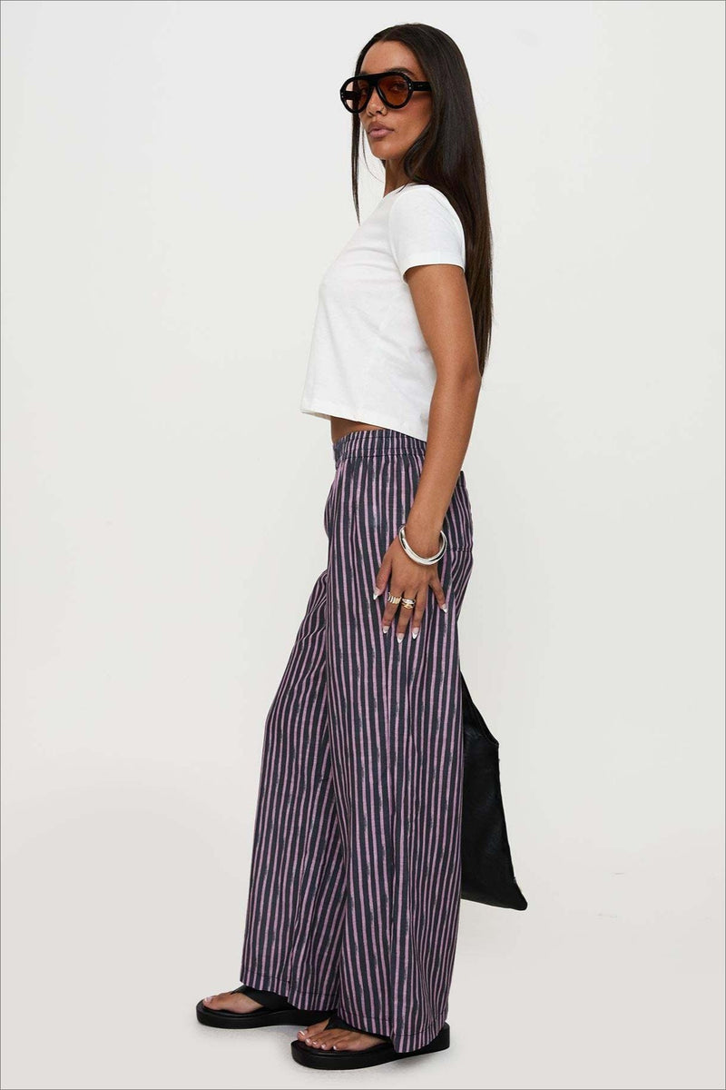 Polished Pants with an Effortless Classic Look