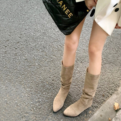 Classic Vintage Boots with a Flattering Fit