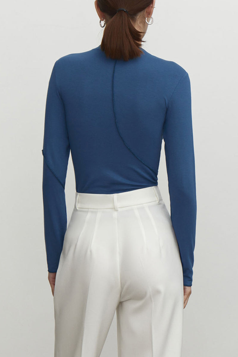 Beautifully Finished Top in a Timeless Design