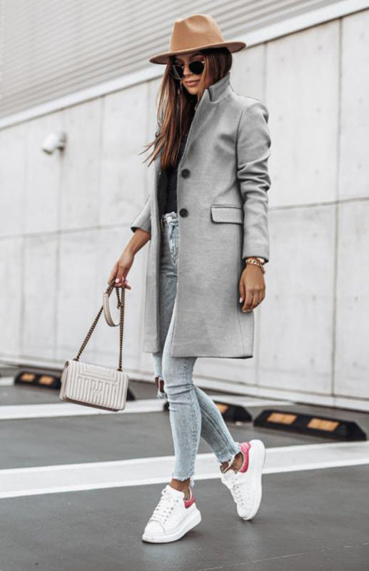 Effortlessly Elegant Coat with a Timeless Design