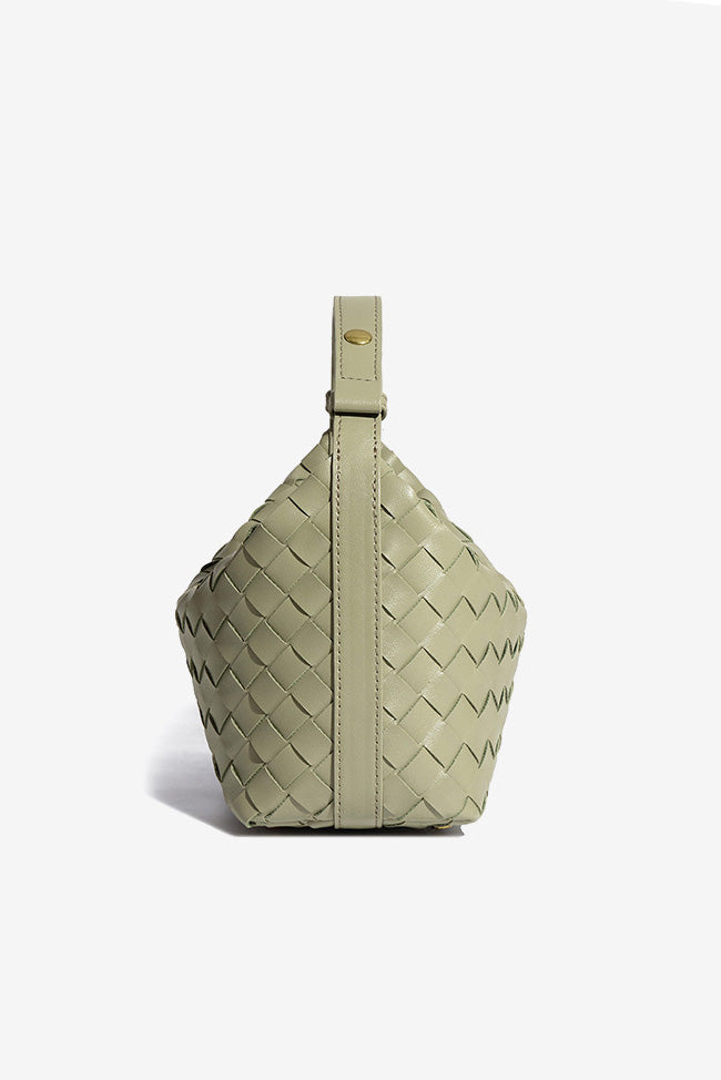 Well Tailored Bag with a Graceful Silhouette