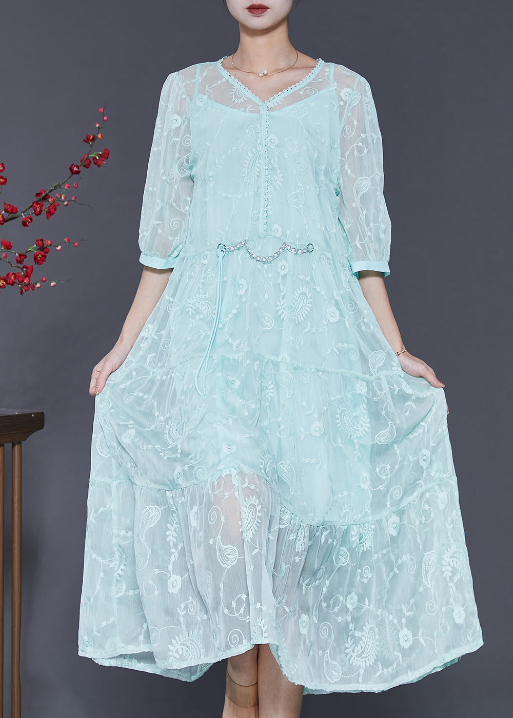 Well Tailored Dress with a Graceful Silhouette