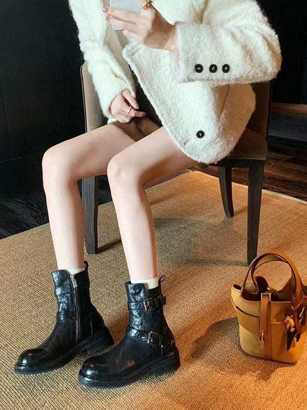 Well Tailored Boots with a Graceful Silhouette