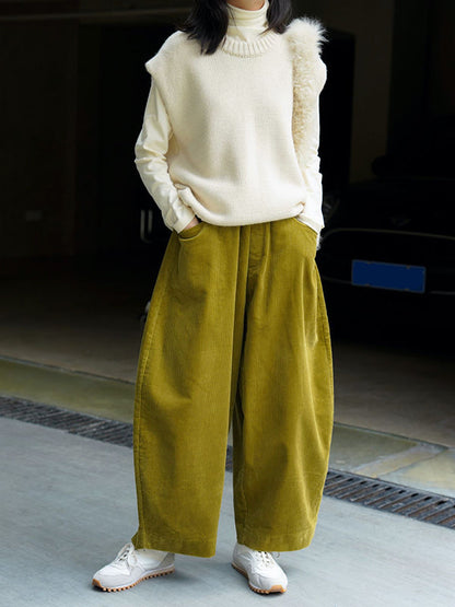 Effortlessly Elegant Pants with a Timeless Design