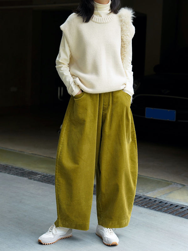 Effortlessly Elegant Pants with a Timeless Design