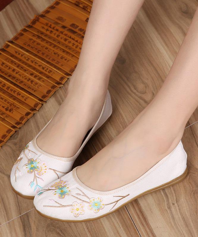 A Vintage Style Shoes with Delicate Timeless Details