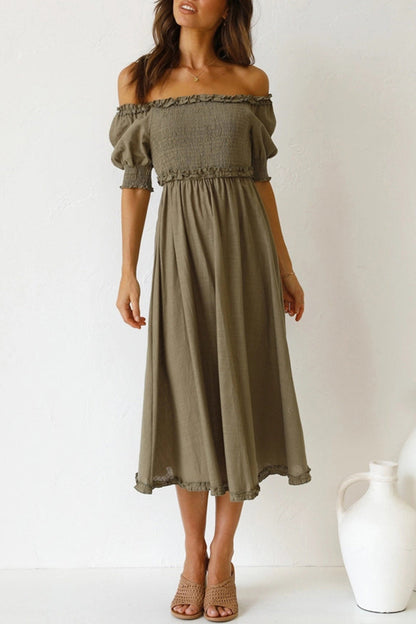 Well Tailored Dress with a Graceful Silhouette