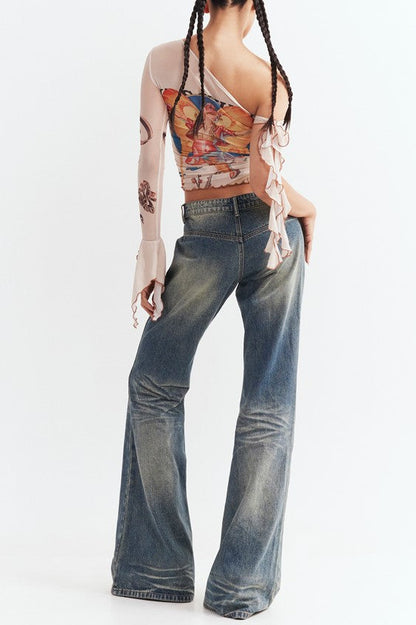 Well Tailored Top with a Graceful Silhouette