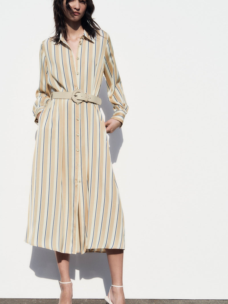Classic Vintage Dress with a Flattering Fit