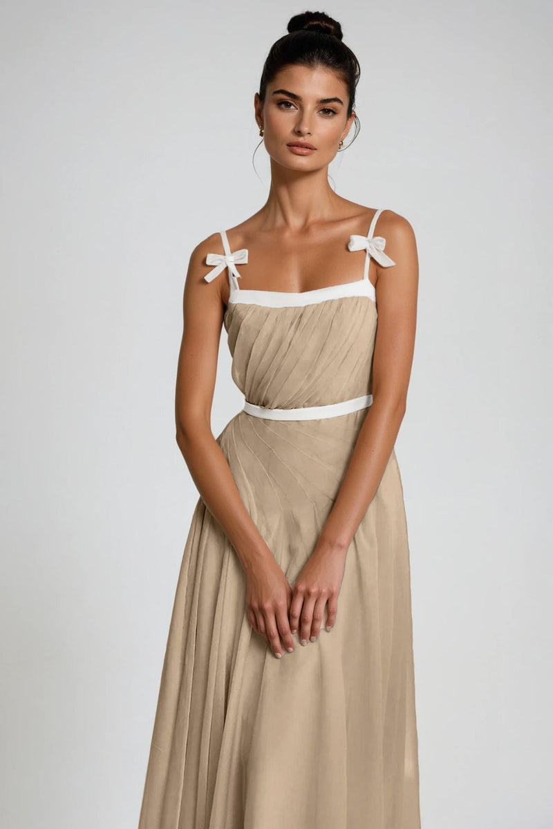 Gracefully Styled Dress for Any Occasion