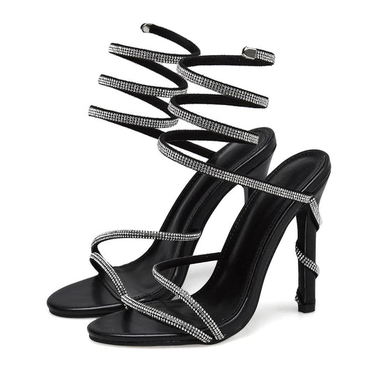 Effortlessly Elegant Sandals with a Timeless Design