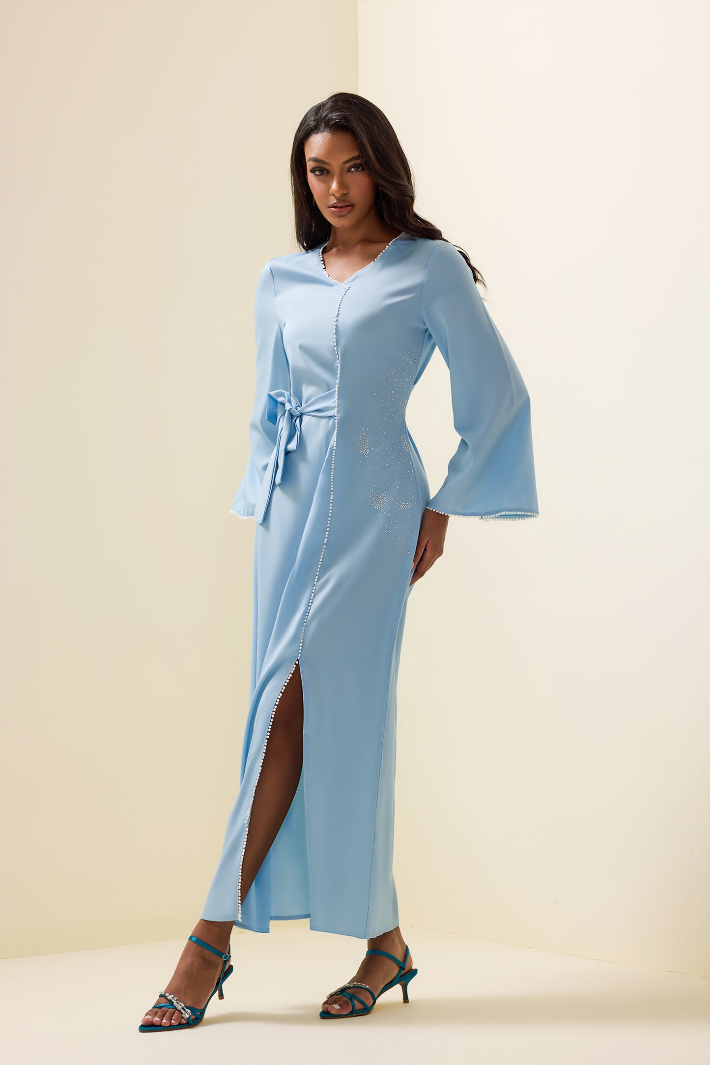 Effortlessly Elegant Dress with a Timeless Design