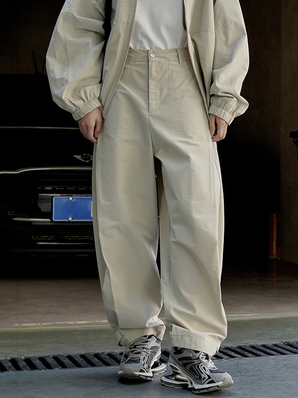 Well Tailored Pants with a Graceful Silhouette