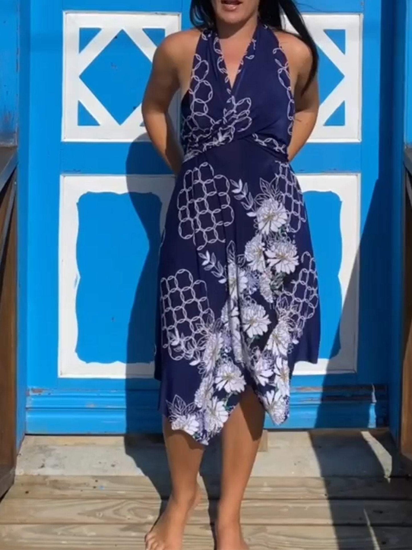 Beautifully Finished Dress in a Timeless Design