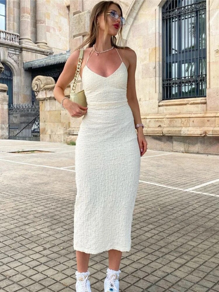 Beautifully Finished Dress in a Timeless Design