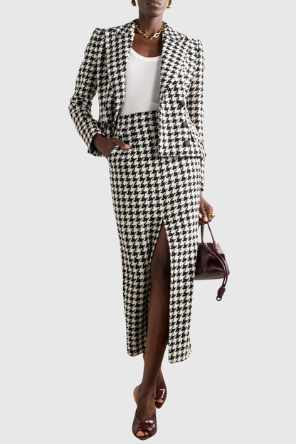 Effortlessly Elegant Jacket with a Timeless Design