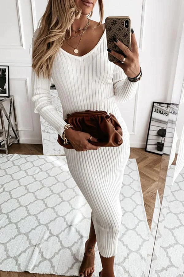 Effortlessly Elegant Dress with a Timeless Design