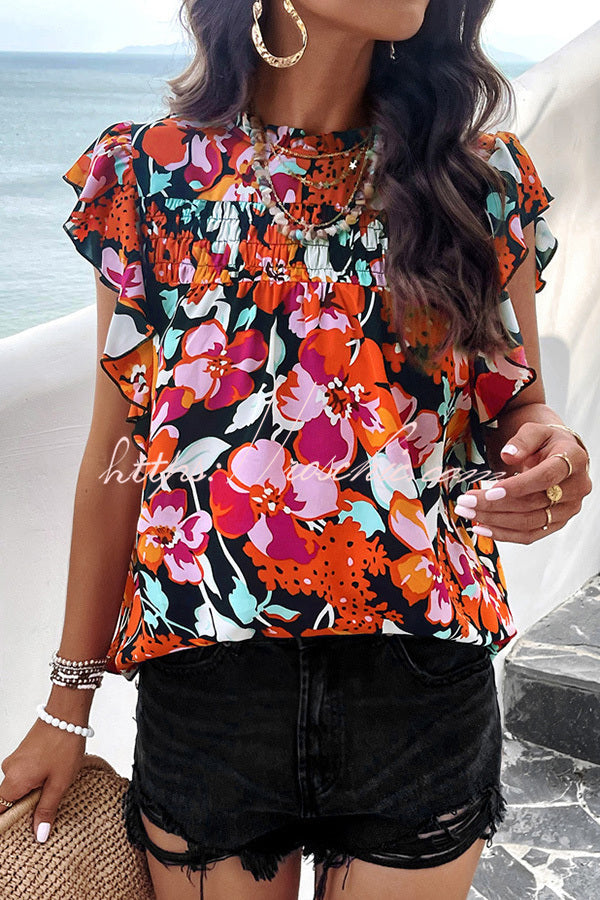 Classic Vintage Pullover with a Flattering Fit
