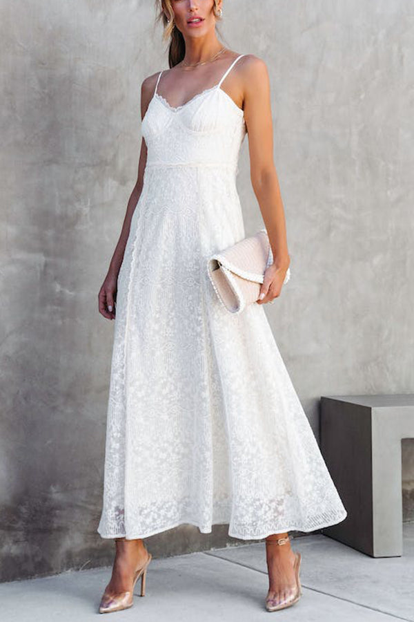 Beautifully Finished Dress in a Timeless Design