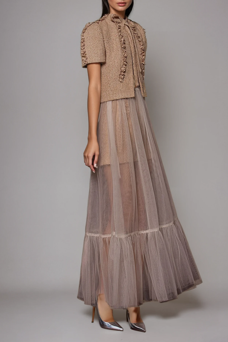 Well Tailored Pants with a Graceful Silhouette