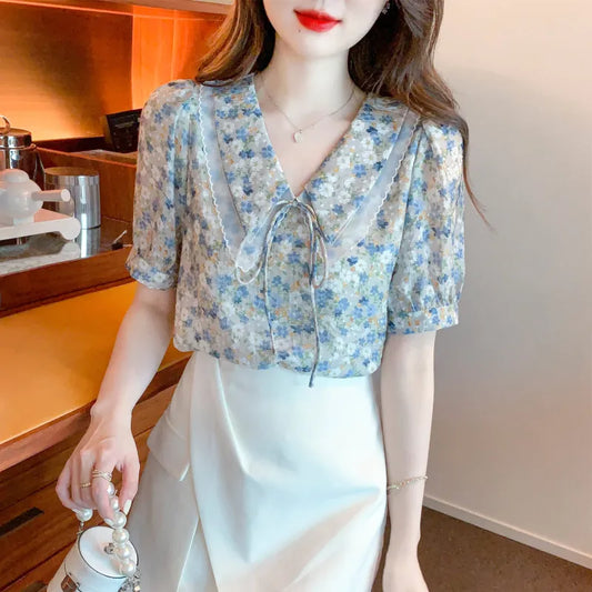 Effortlessly Elegant Top with a Timeless Design