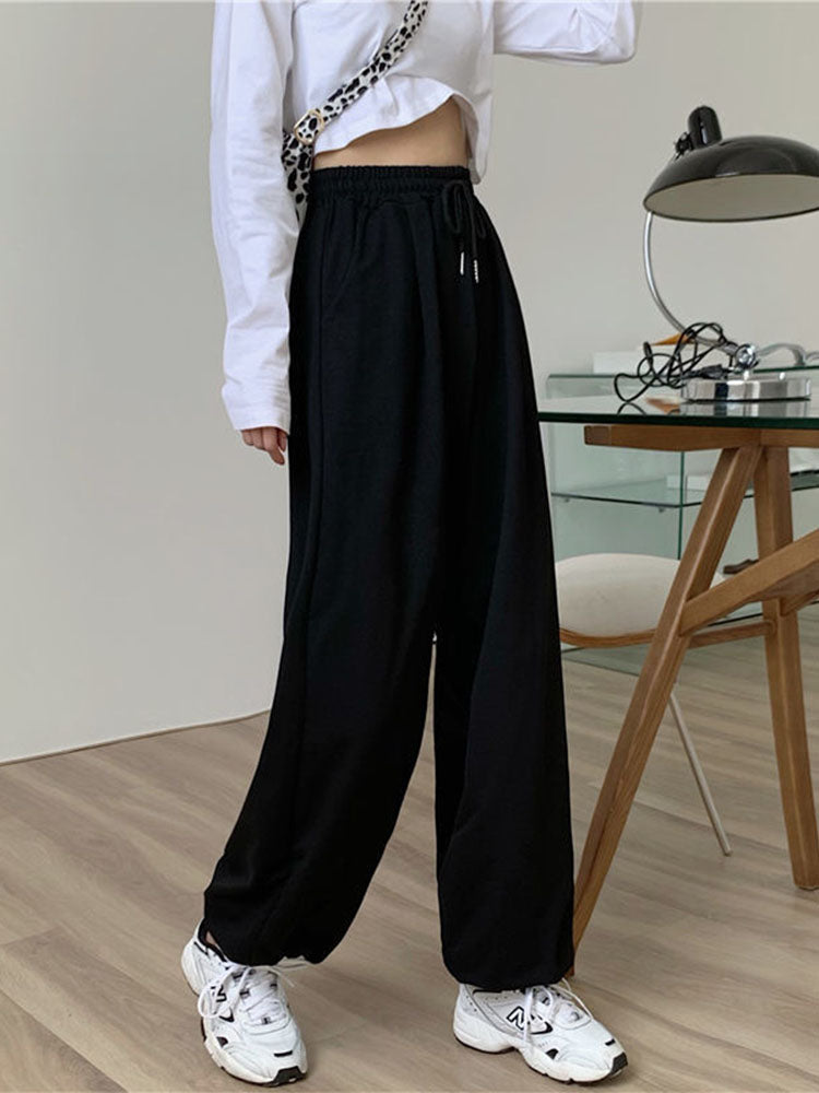 Effortlessly Elegant Pants with a Timeless Design